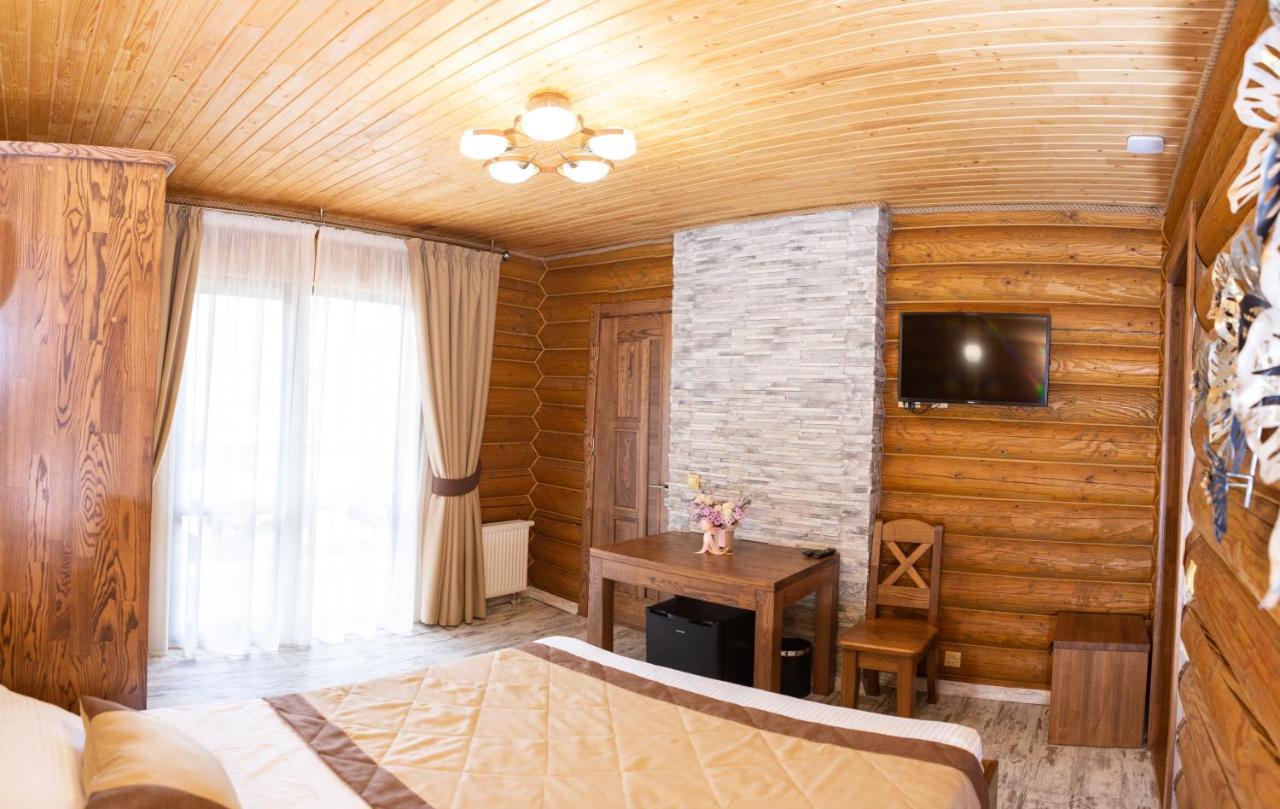 Viking Hotel Bukovel Exteriör bild