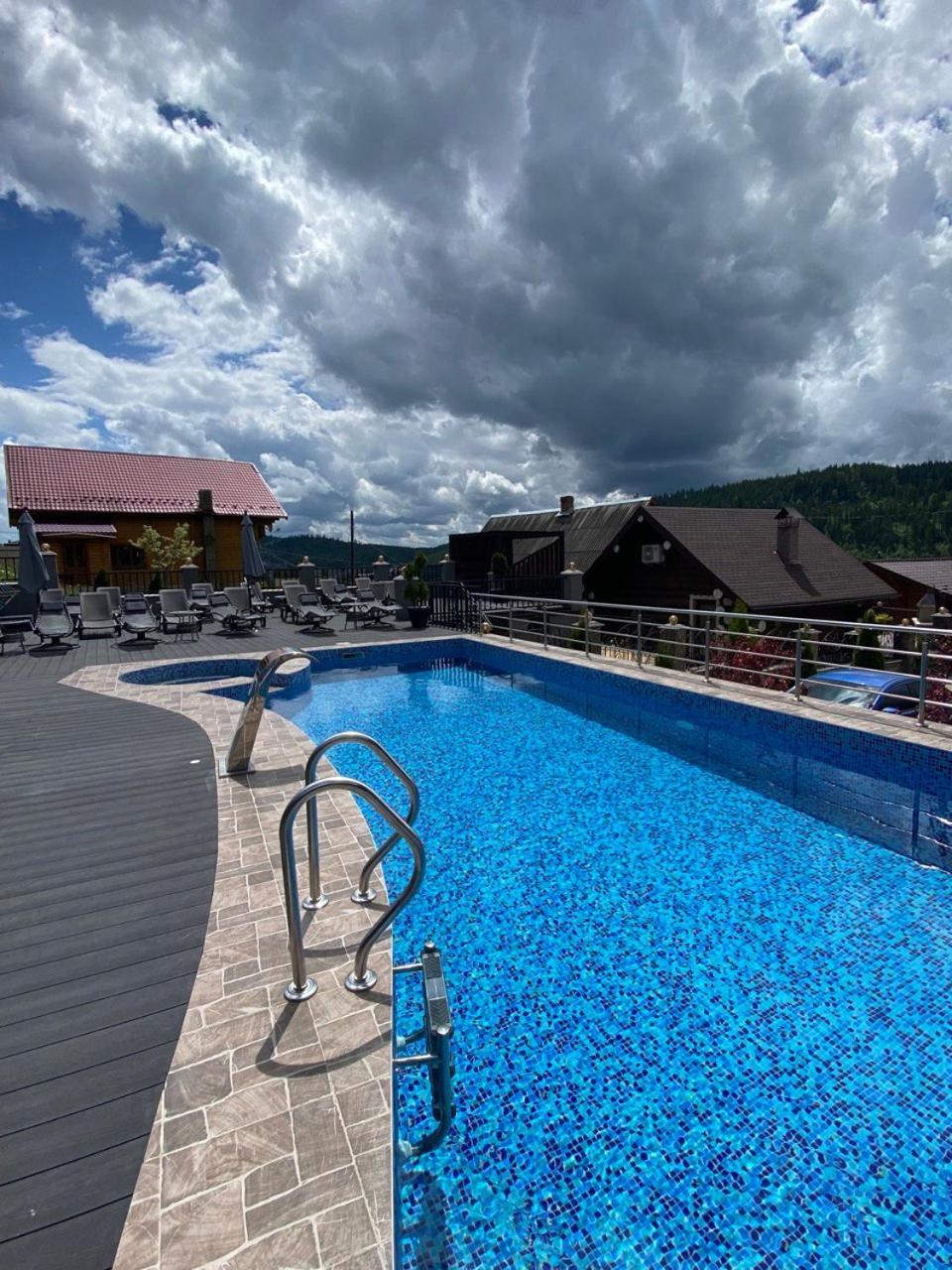 Viking Hotel Bukovel Exteriör bild