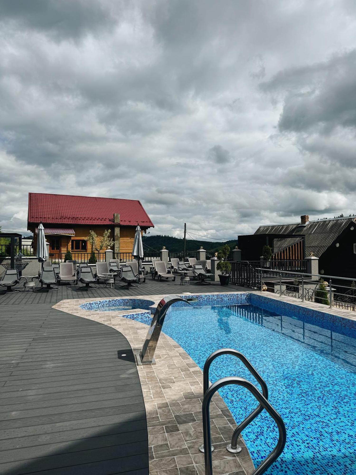 Viking Hotel Bukovel Exteriör bild